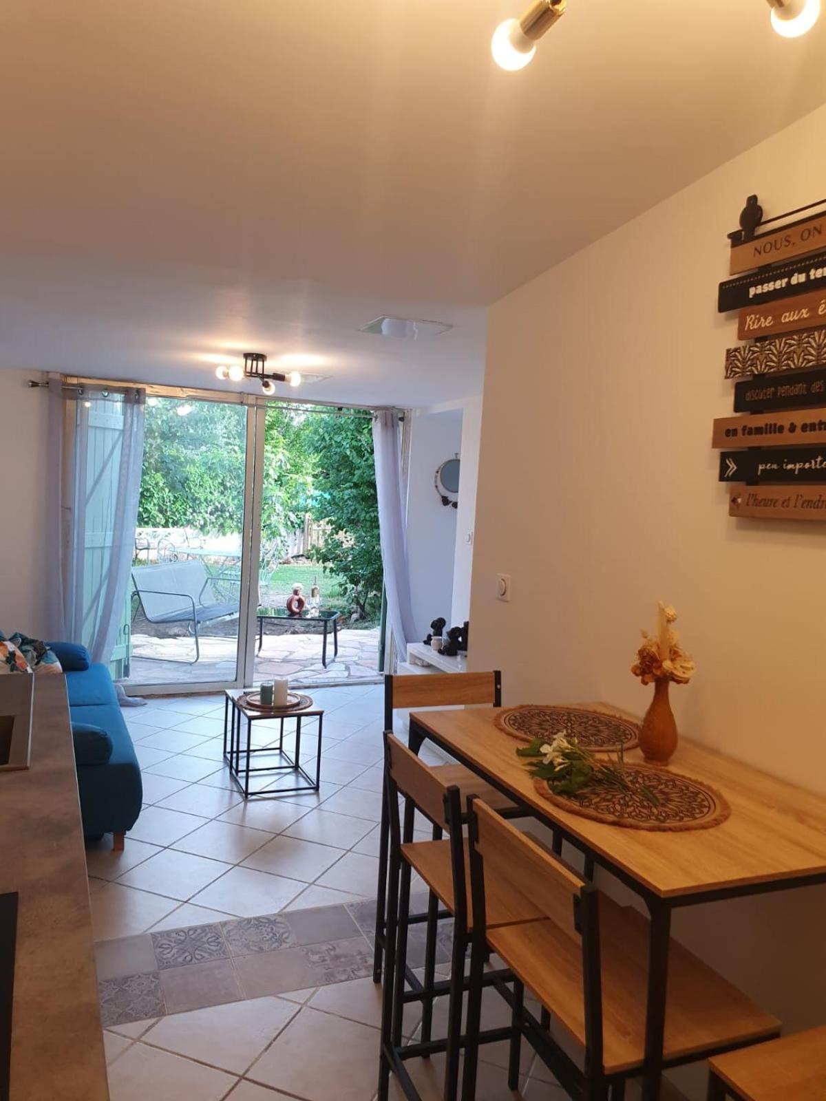 Location De Vacances T2 Non Loin D'Aix Et Marseille Pourrieres Exterior foto